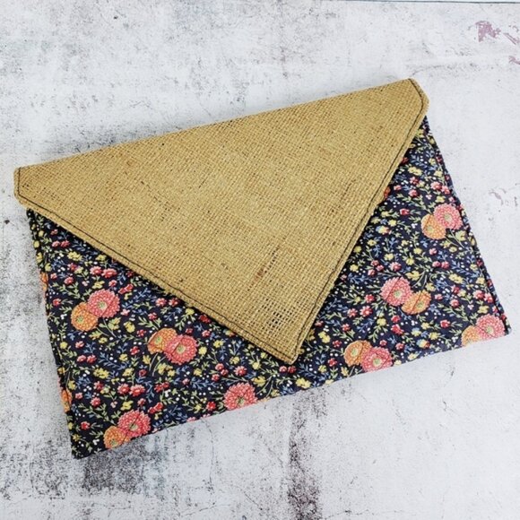 Vintage Bohemian Cottagecore Jute Floral Quilted Envelope Clutch Purse - Picture 1 of 11